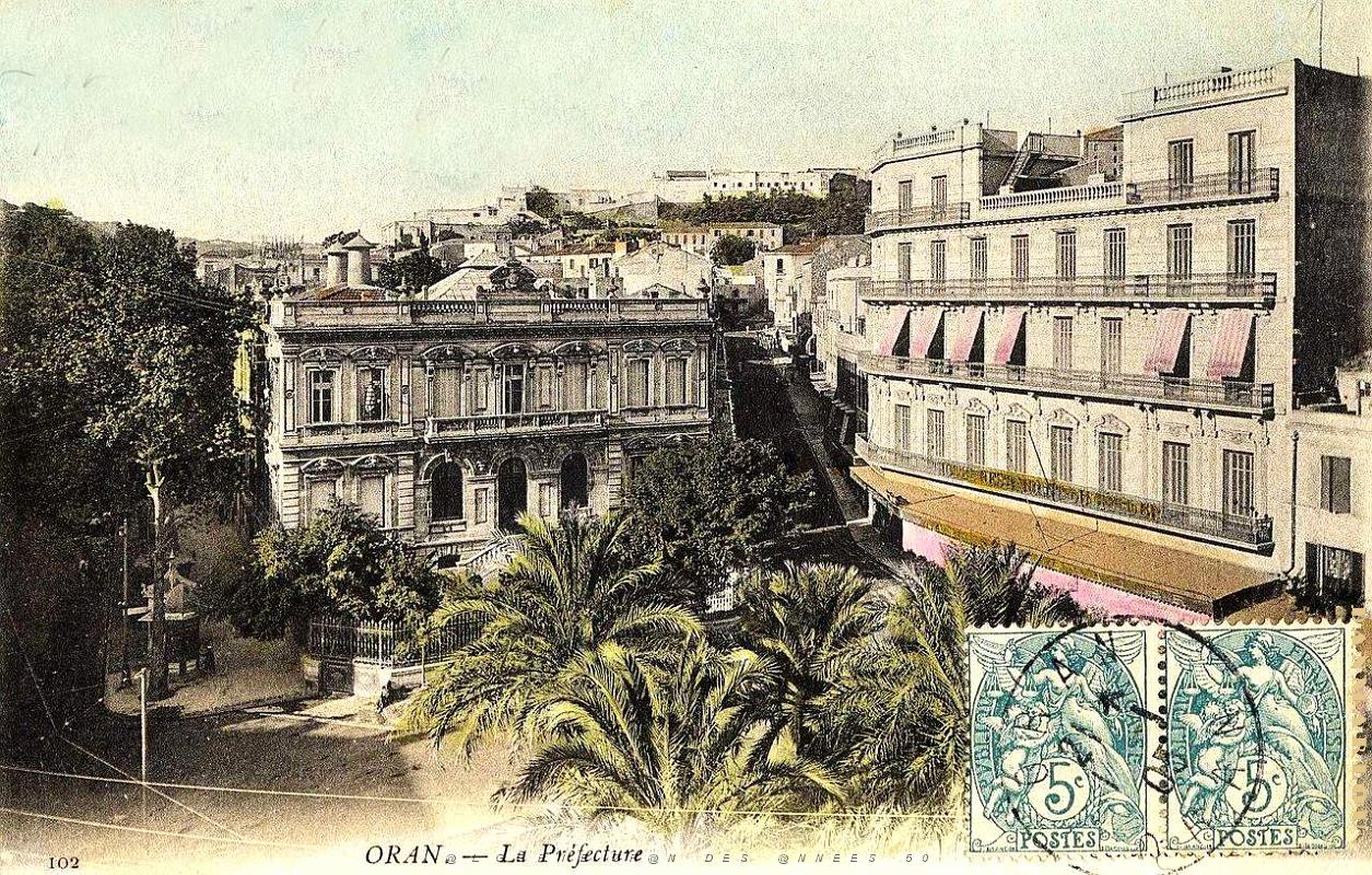 MH b- 033- Place Kleber et prefecture.JPG